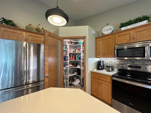 607 13th Avenue N, Moorhead, MN 56560