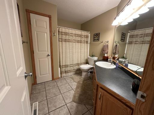607 13th Avenue N, Moorhead, MN 56560