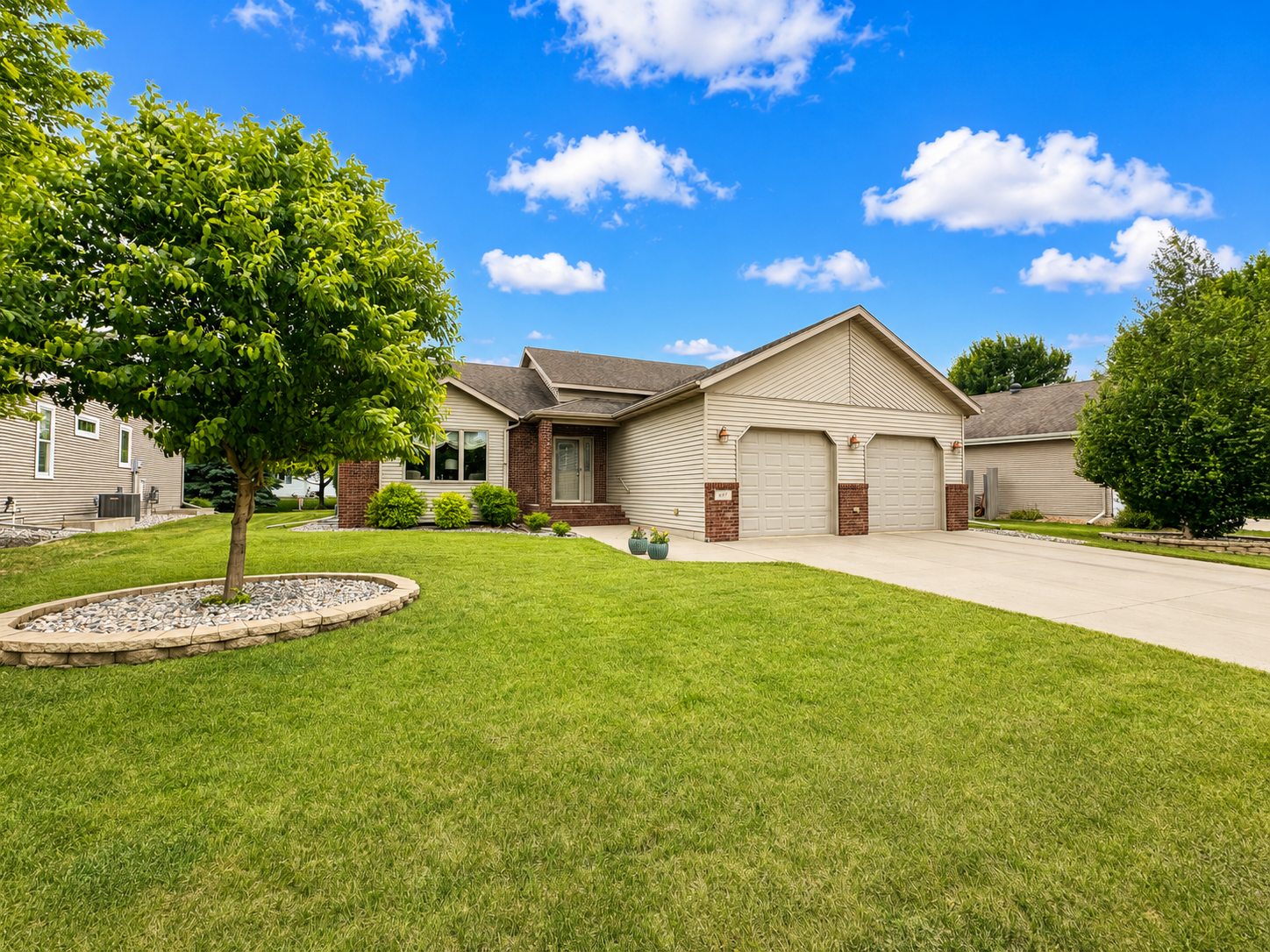 Property photo for 607 13th Avenue N, Moorhead, MN 56560