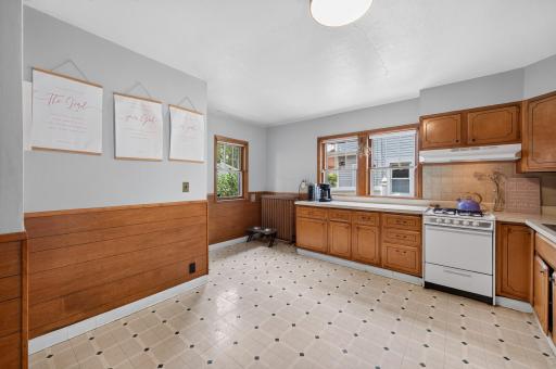 658 Nebraska Avenue E, Saint Paul, MN 55106
