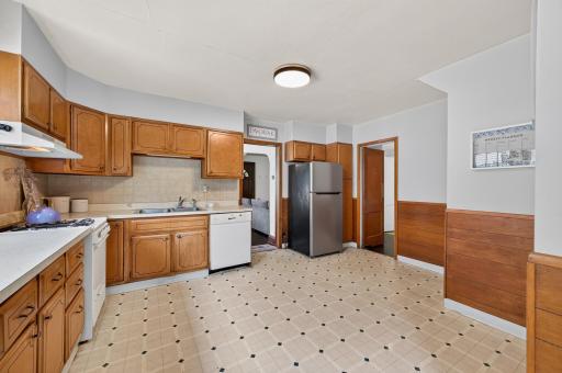 658 Nebraska Avenue E, Saint Paul, MN 55106
