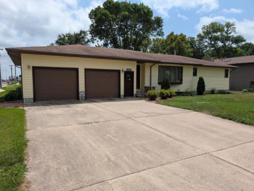 600 8th Street SW, Wells, MN 56097