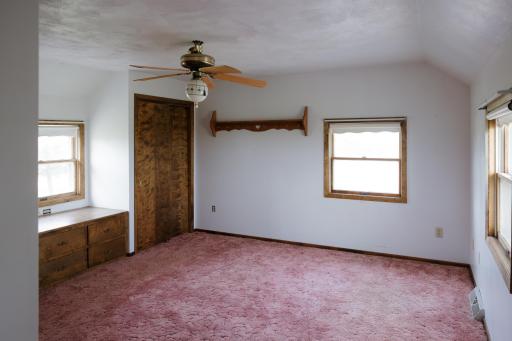 7809 83rd Street SE, Edgeley, ND 58433