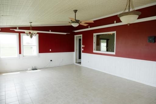 7809 83rd Street SE, Edgeley, ND 58433