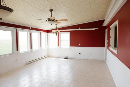 7809 83rd Street SE, Edgeley, ND 58433