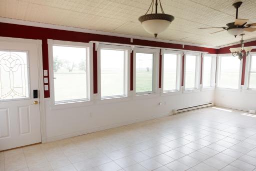 7809 83rd Street SE, Edgeley, ND 58433