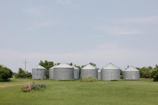 7809 83rd Street SE, Edgeley, ND 58433