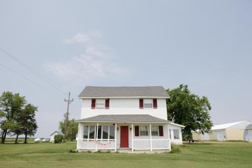 7809 83rd Street SE, Edgeley, ND 58433