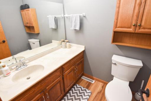 608 37th Avenue S, Moorhead, MN 56560