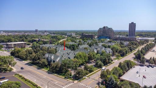 Located SO CLOSE to both Edinborough Park AND Centennial Park!