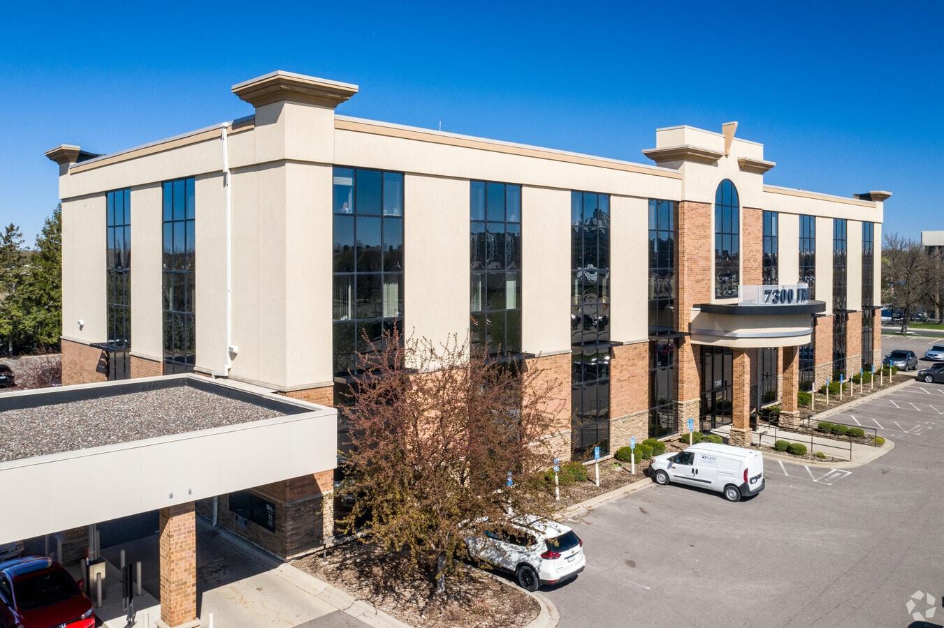 Property photo for 7300 France Avenue S, Minneapolis, MN 55435