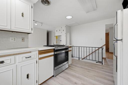 2889 Simpson Street, Saint Paul, MN 55113