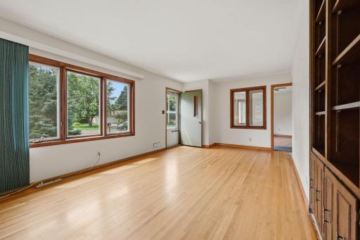 2889 Simpson Street, Saint Paul, MN 55113