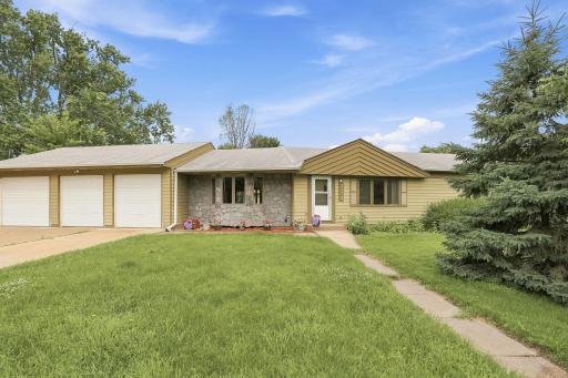 2889 Simpson Street, Saint Paul, MN 55113