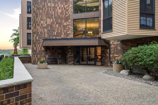 14319 Stewart Lane, 207, Minnetonka, MN 55345