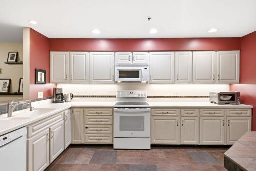 14319 Stewart Lane, 207, Minnetonka, MN 55345
