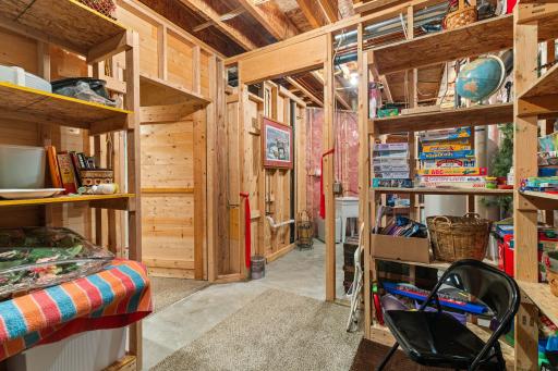 Utility room with plenty of storage space