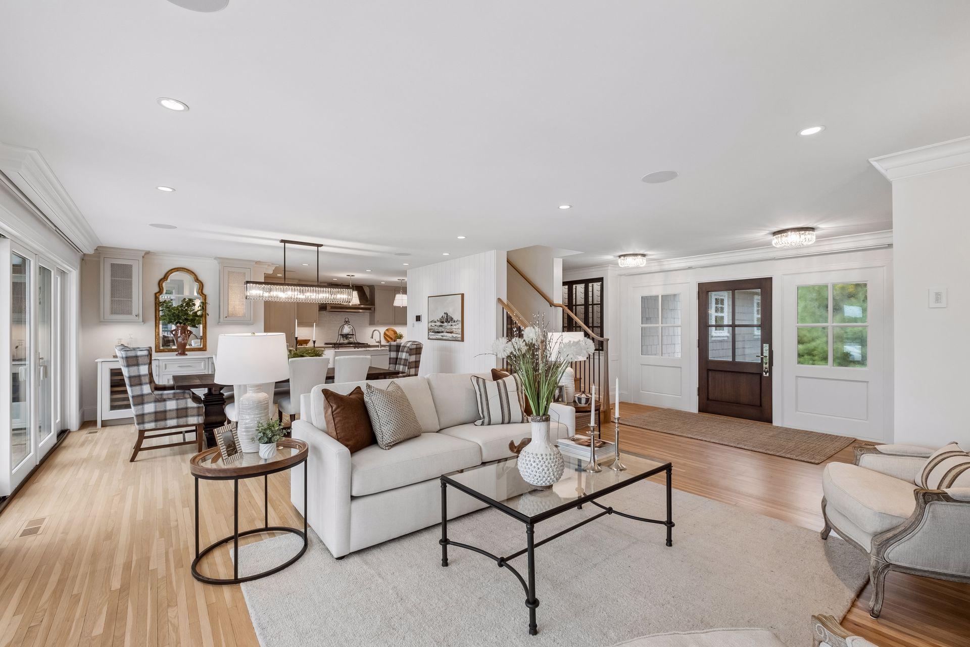 Great open floor plan allows for easy entertaining