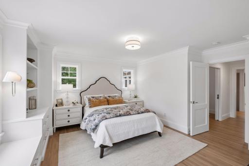 Second bedroom guest suite with 3/4 bathroom