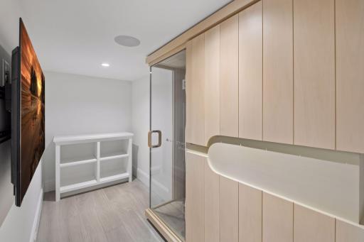 Built in sauna/infrared sauna