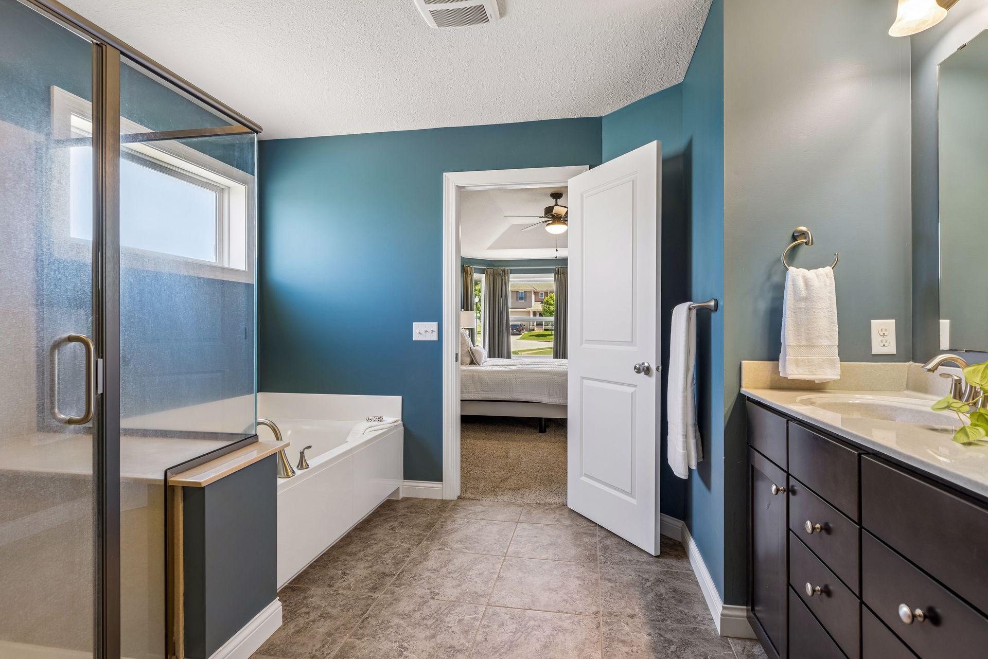 Primary bathroom - 0032.jpg