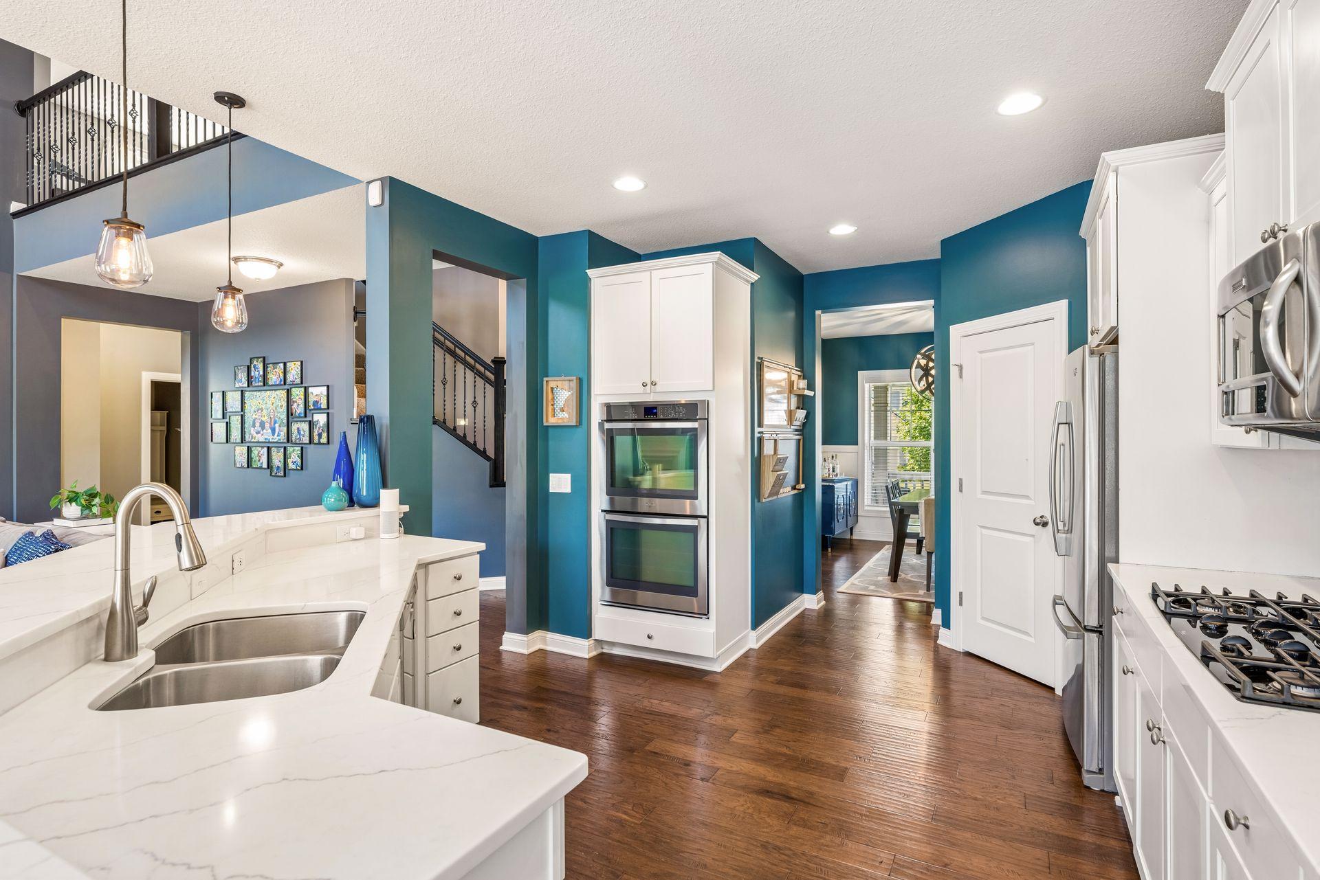 Double oven in kitchen - 0017.jpg