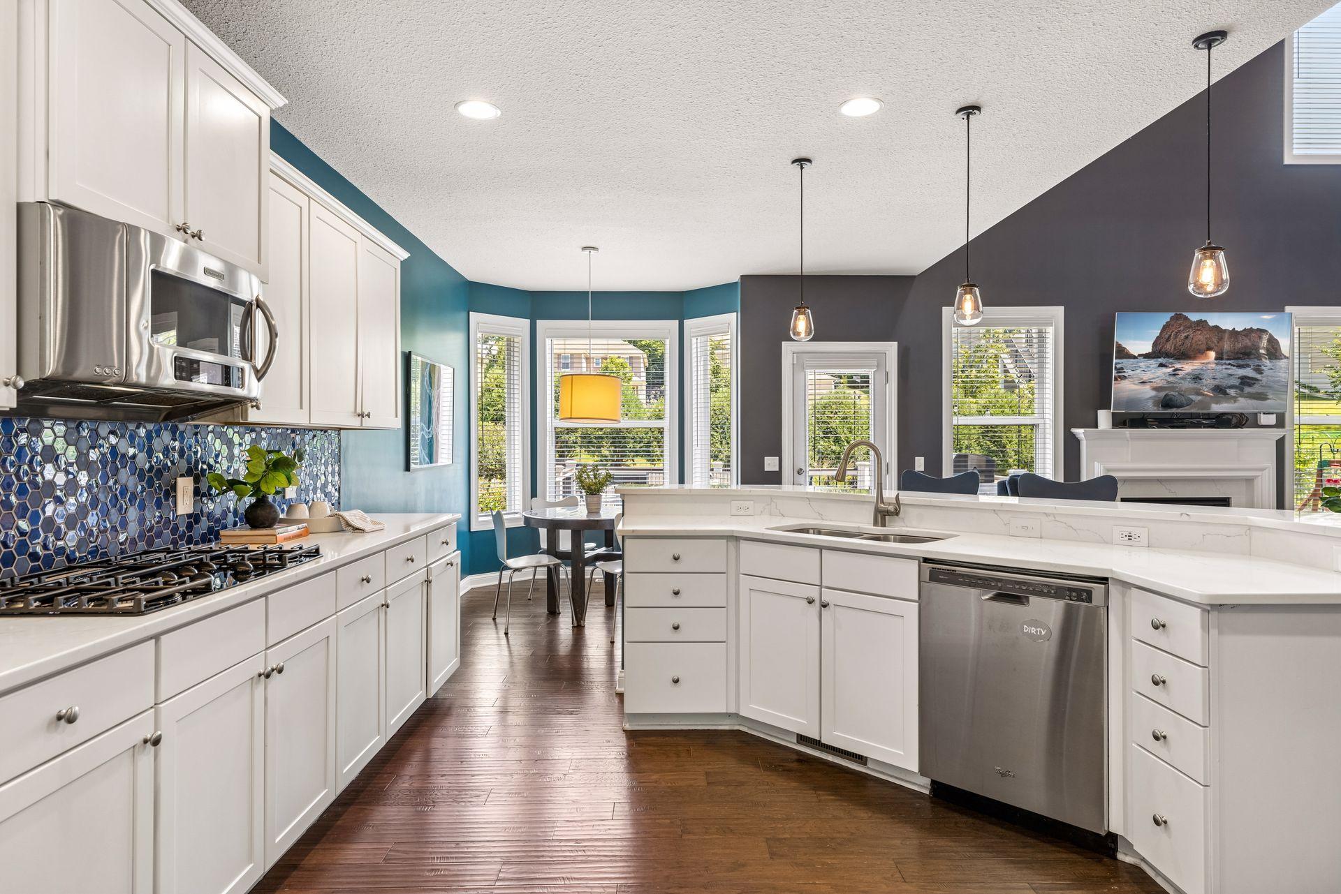 Eat in kitchen - 0015.jpg