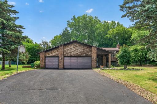888 Nina Court, Saint Paul, MN 55118