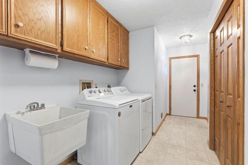 455 High Point Curve S, Maplewood, MN 55119