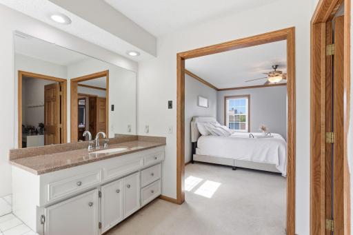 455 High Point Curve S, Maplewood, MN 55119
