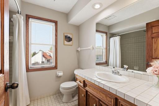 455 High Point Curve S, Maplewood, MN 55119