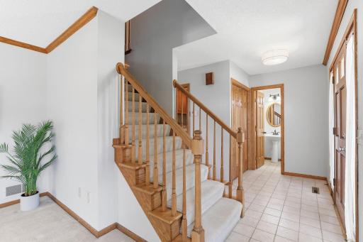 455 High Point Curve S, Maplewood, MN 55119