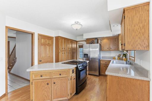 455 High Point Curve S, Maplewood, MN 55119