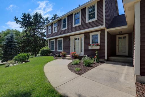 455 High Point Curve S, Maplewood, MN 55119