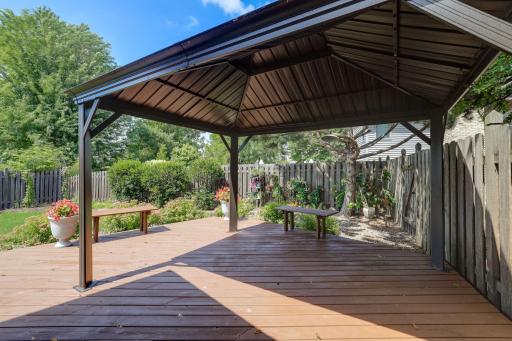 455 High Point Curve S, Maplewood, MN 55119
