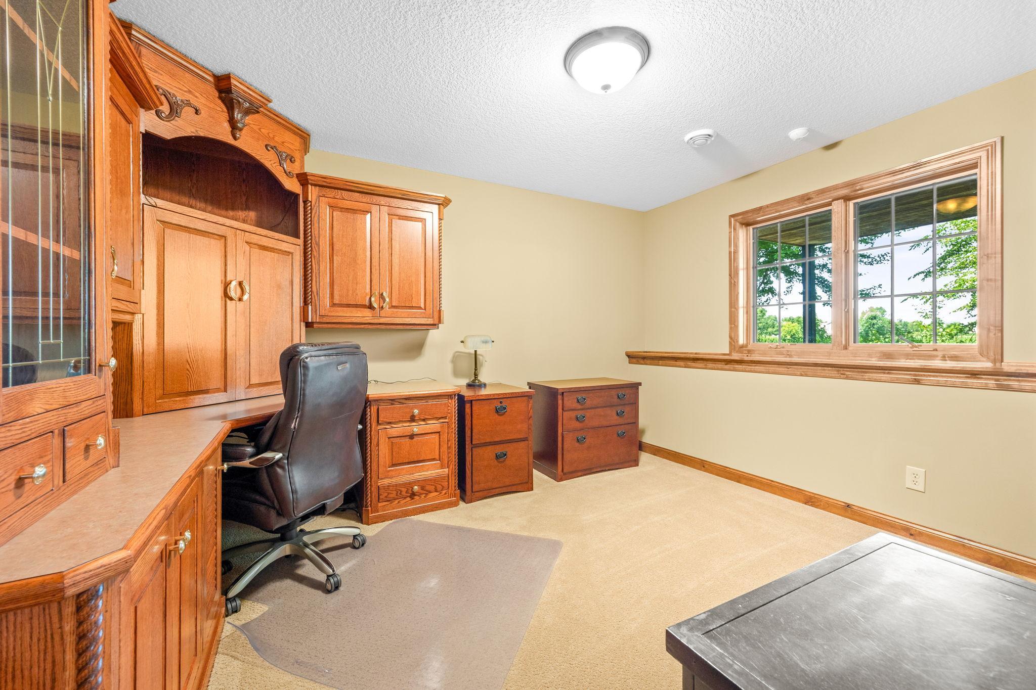 WFH office w/built in desk. 13.5 x 11.