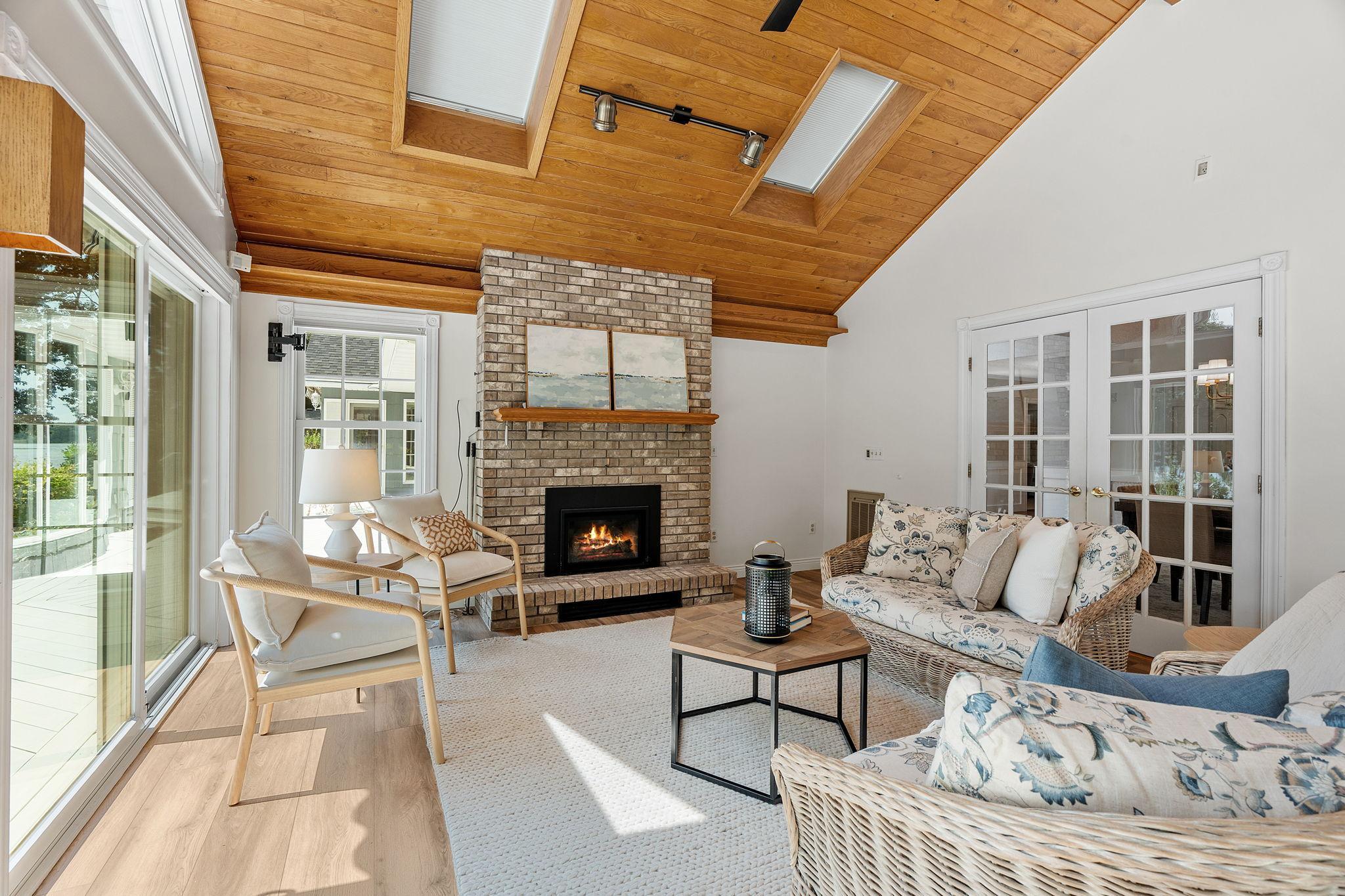 Additional view of the sunroom.