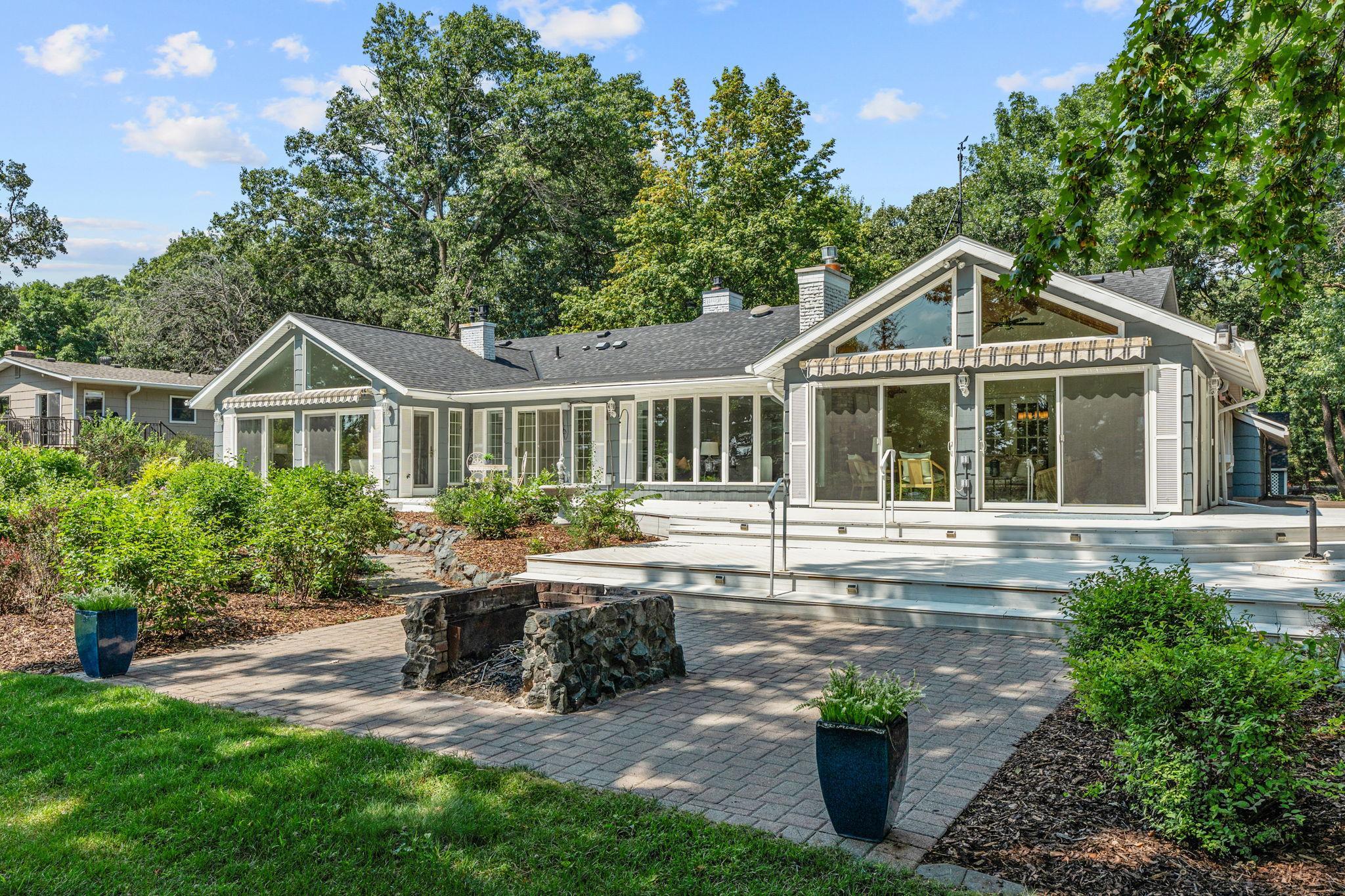 Thoughtfully designed to bring the stunning River views into the home with you.