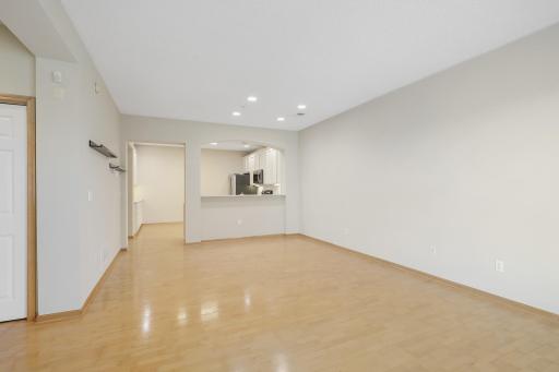 Enjoy additional seating at the kitchen counter for more entertaining or a great space to watch the cook!