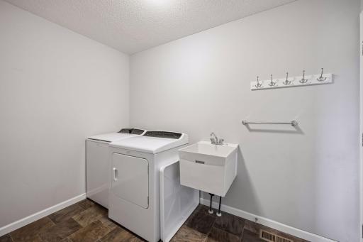 2157 Maple Street SW, Howard Lake, MN 55349