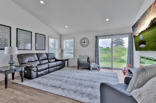 10813 Hinton Avenue S, Cottage Grove, MN 55016