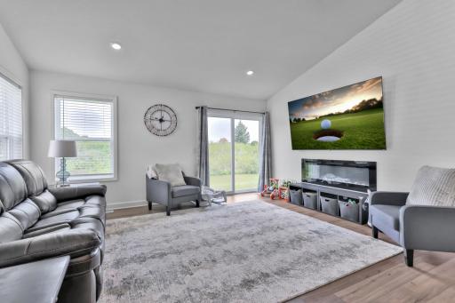 10813 Hinton Avenue S, Cottage Grove, MN 55016