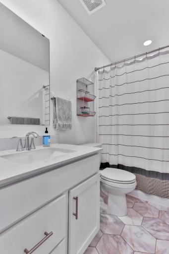 10813 Hinton Avenue S, Cottage Grove, MN 55016