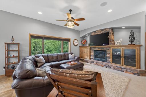 607 100th Court NE, Blaine, MN 55434
