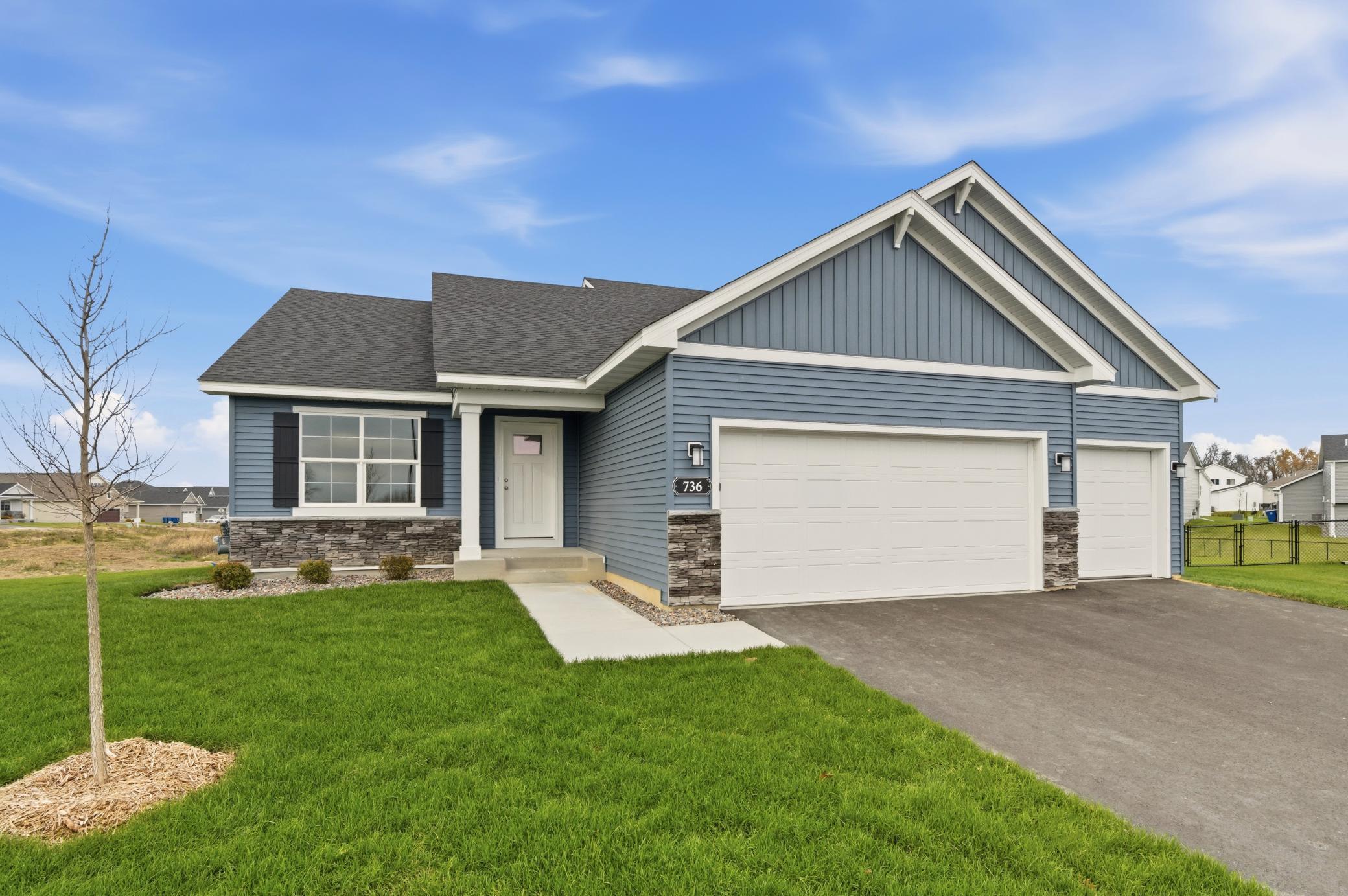 Crestview A Floorplan - photos are of a completed home of the same floorplan. Selections and colors may differ.