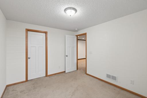 10013 Iris Lane, Eden Prairie, MN 55347