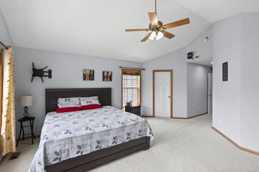 10013 Iris Lane, Eden Prairie, MN 55347