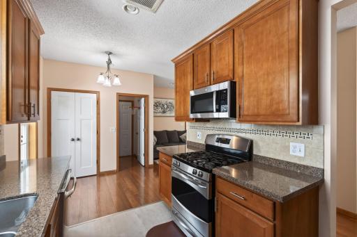 10013 Iris Lane, Eden Prairie, MN 55347
