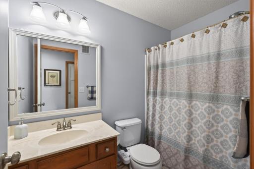 10013 Iris Lane, Eden Prairie, MN 55347