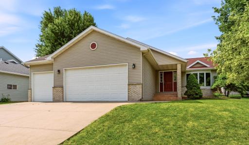 3328 Dorset Lane NW, Rochester, MN 55901